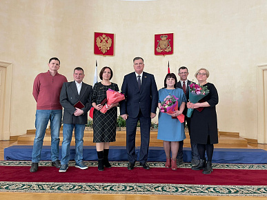 Шесть сотрудников Центра получили государственные награды